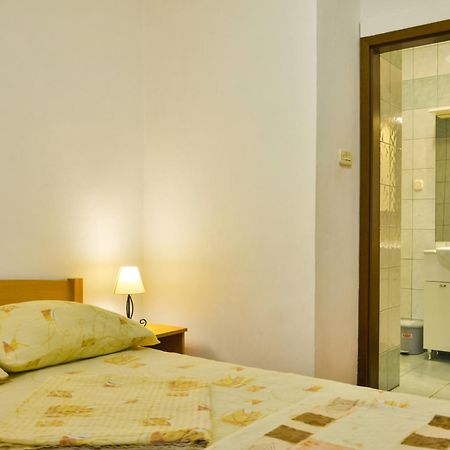 Apartments With A Parking Space Senj - 11520 Phòng bức ảnh
