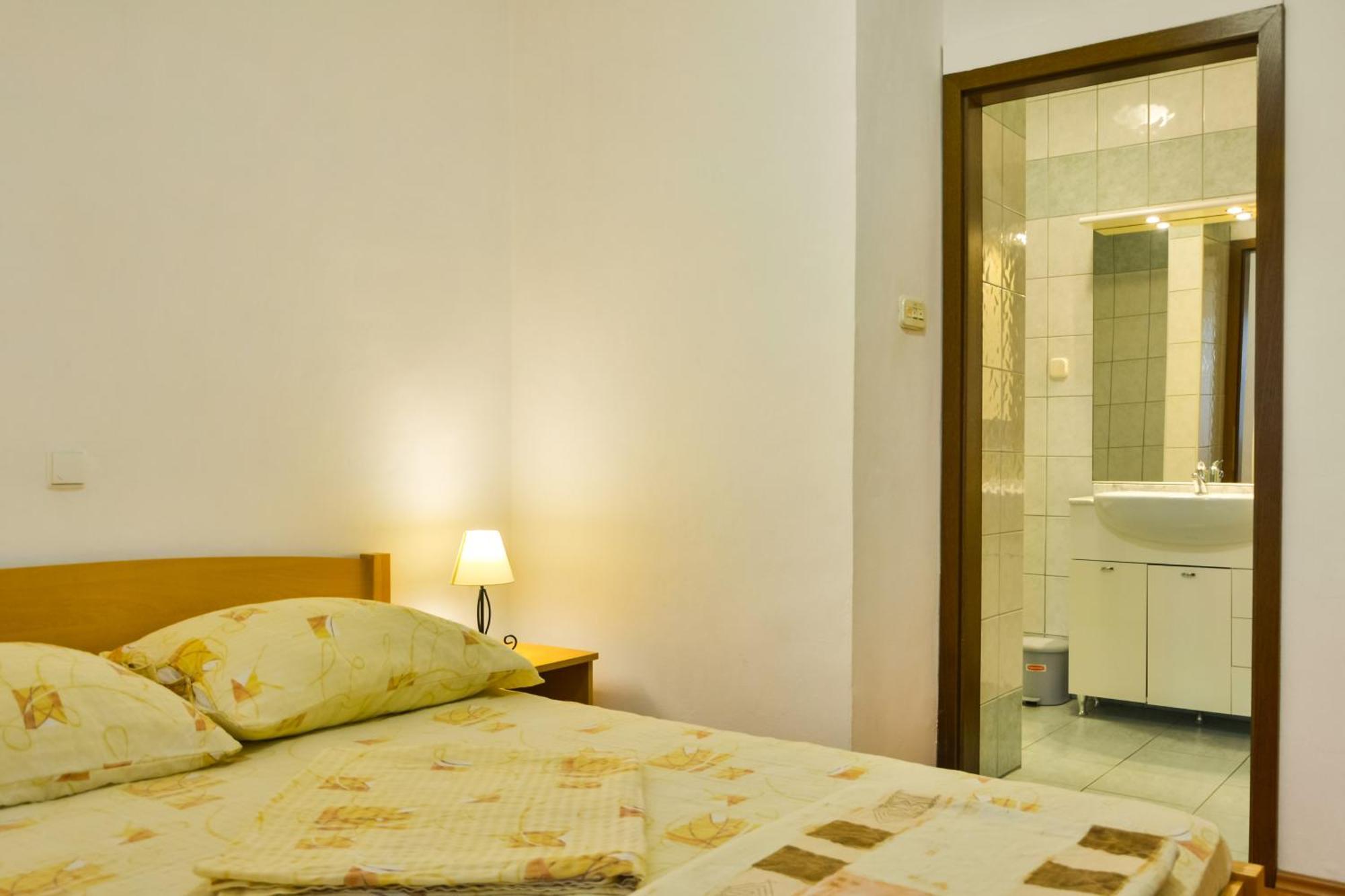 Apartments With A Parking Space Senj - 11520 Phòng bức ảnh