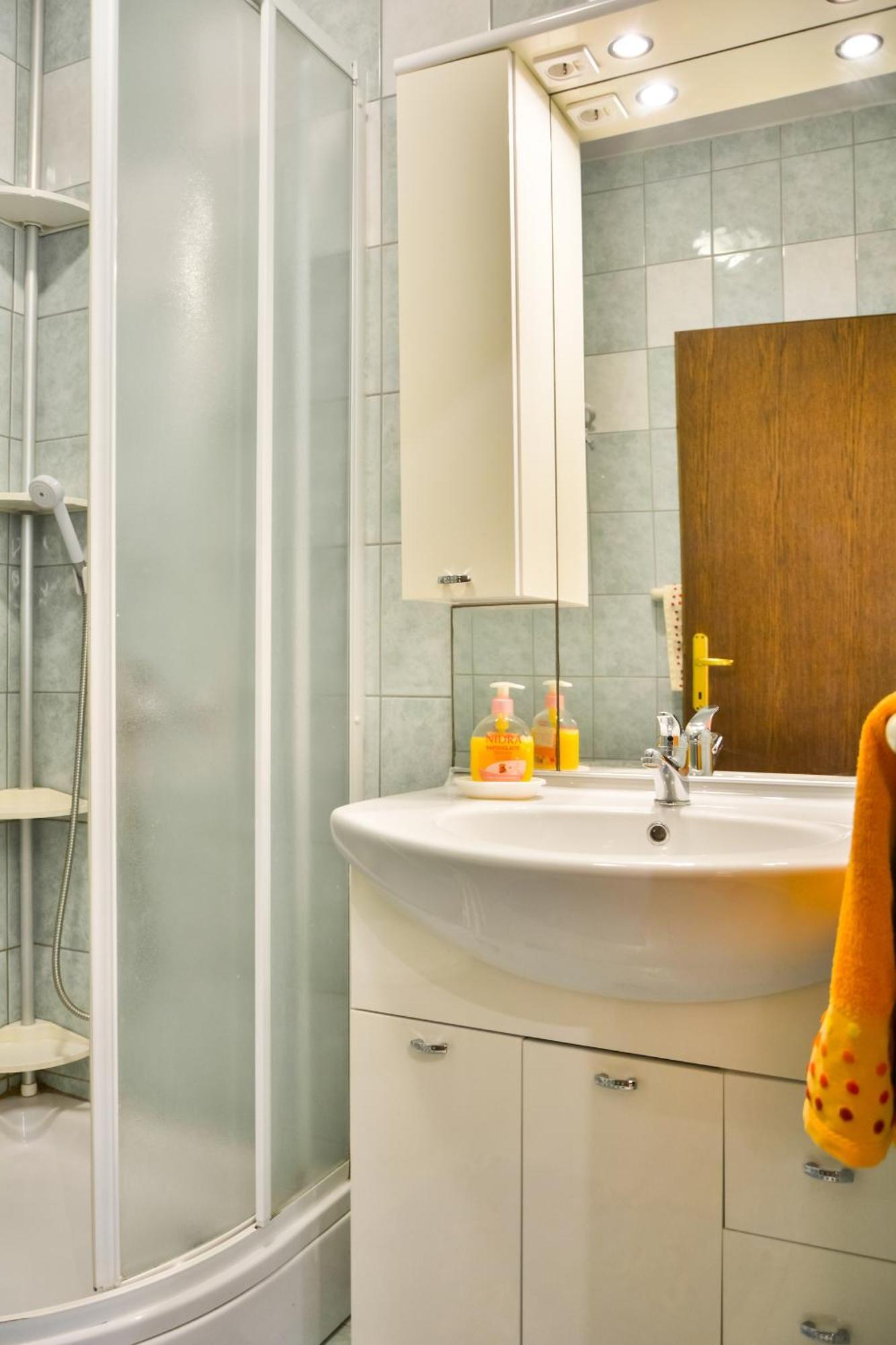 Apartments With A Parking Space Senj - 11520 Phòng bức ảnh