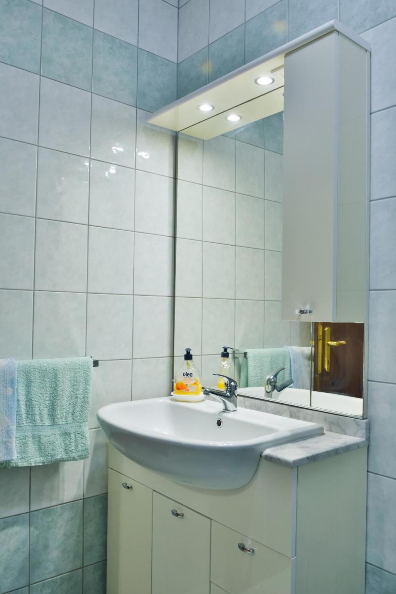 Apartments With A Parking Space Senj - 11520 Phòng bức ảnh